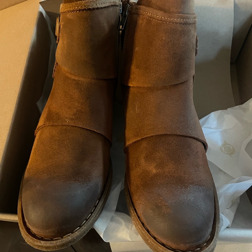 Born Suede Ankle Boots NIB - Picture 4 of 8